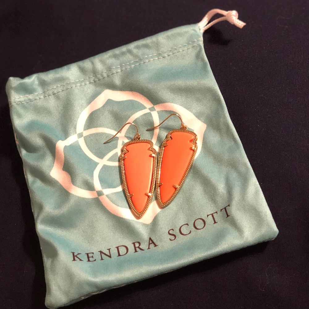 Kendra scott earring